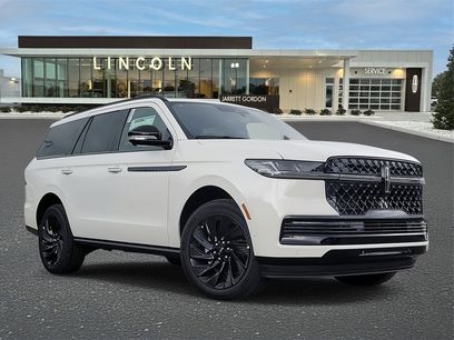 New 2025 Lincoln Navigator Reserve w/ Jet Appearance Package