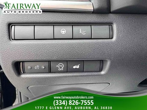 Used 2026 Nissan Rogue Platinum w/ Platinum Premium Package AWD/4WD image 17