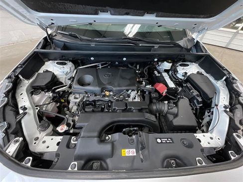 Used 2021 Toyota RAV4 LE FWD image 29