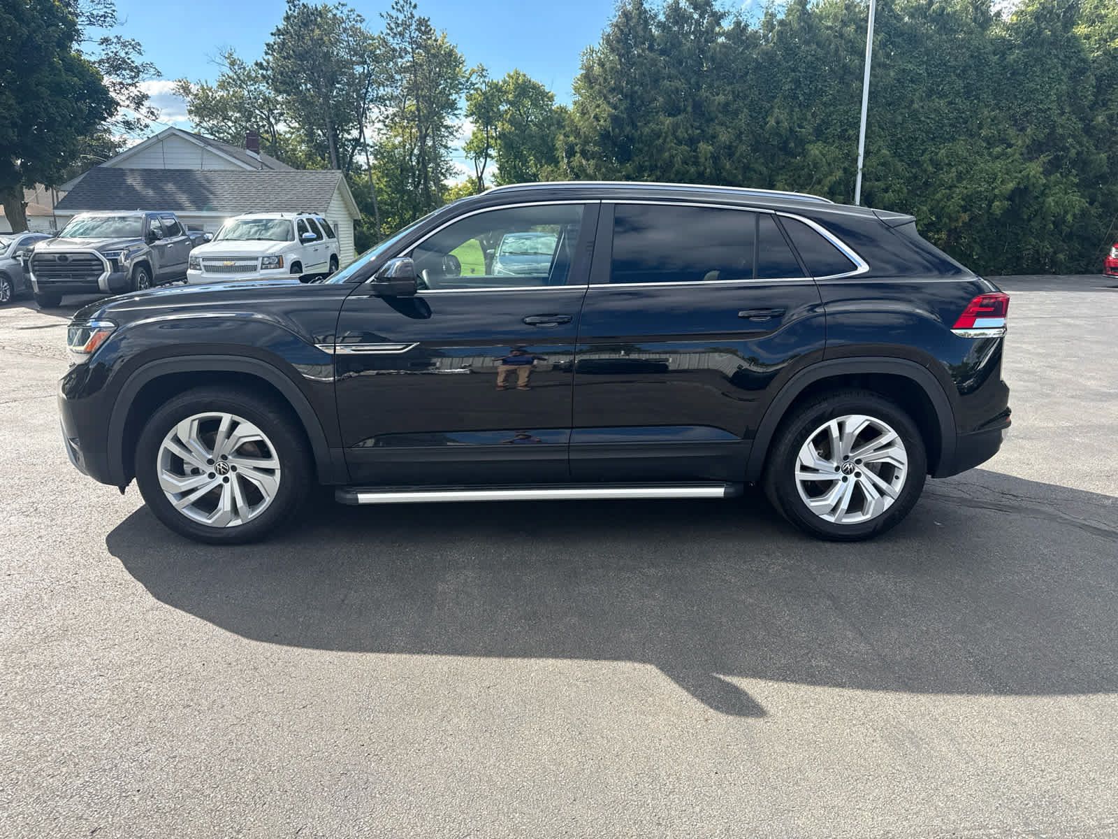 Used 2021 Volkswagen Atlas Cross Sport SEL w/ Cross Sport MDO Package AWD/4WD image 6