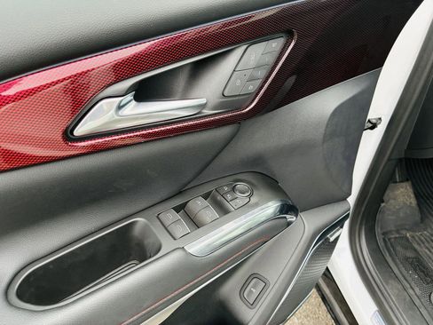 Used 2024 Chevrolet Traverse RS image 27