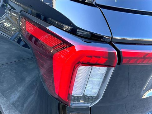 Used 2025 Ford Explorer ST-Line image 27