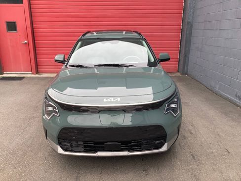 Used 2023 Kia Niro Wave w/ Wave Preserve Package FWD image 7
