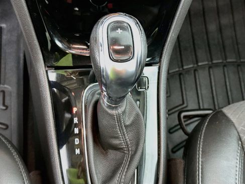 Used 2022 Buick Encore Preferred w/ Safety Package AWD/4WD image 29