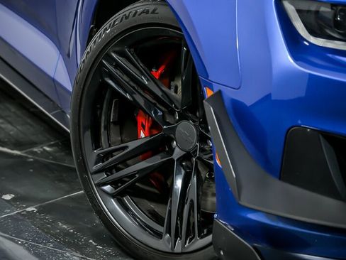 Used 2018 Chevrolet Camaro ZL1 image 3