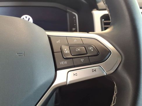 Used 2023 Volkswagen Atlas SE AWD/4WD image 15