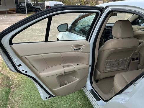 Used 2012 Suzuki Kizashi SE image 18