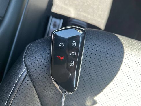 Used 2026 Volkswagen Atlas SE FWD image 18