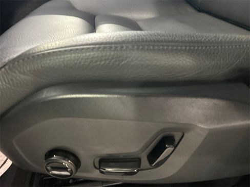 Certified 2025 Volvo XC60 B5 Plus image 11