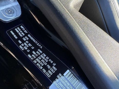 Used 2017 Maserati Levante image 27