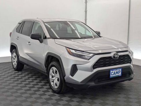 Used 2024 Toyota RAV4 LE AWD/4WD image 8