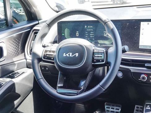 Certified 2025 Kia Sorento EX AWD/4WD image 14