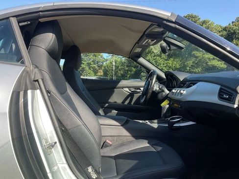 Used 2009 BMW Z4 sDrive30i image 13