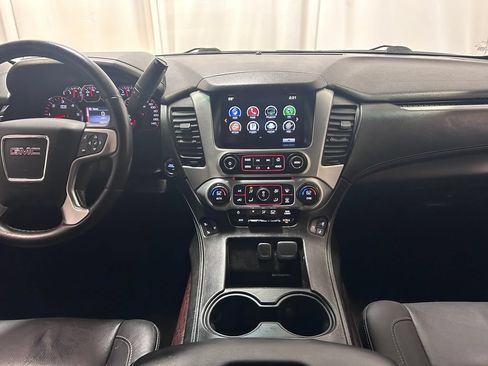 Used 2016 GMC Yukon XL SLT w/ Open Road Package AWD/4WD image 13