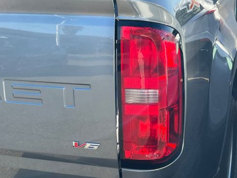 Used 2022 Chevrolet Colorado W/T image 17