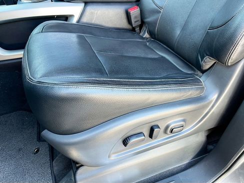 Used 2020 Nissan Titan SL w/ Moonroof Package RWD image 20