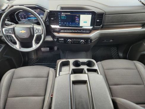 Used 2025 Chevrolet Silverado 1500 LT AWD/4WD image 26
