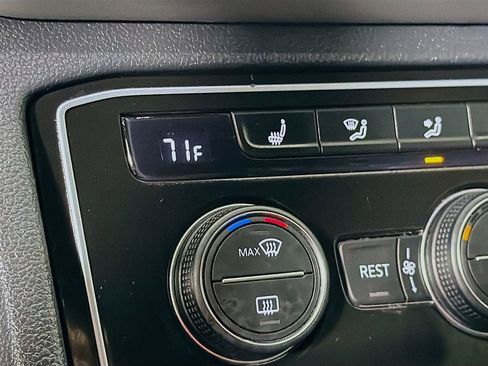 Used 2022 Volkswagen Atlas SE w/ Black Wheel Package image 21