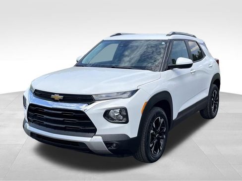 Used 2023 Chevrolet TrailBlazer LT AWD/4WD image 3