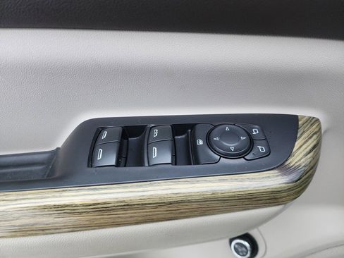 Used 2018 GMC Acadia Denali w/ Technology Package image 27