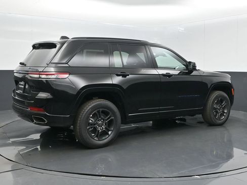 Used 2025 Jeep Grand Cherokee Limited 4xe image 7