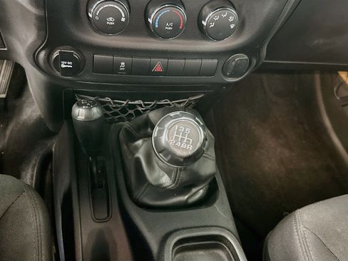 Used 2013 Jeep Wrangler Sport AWD/4WD image 23