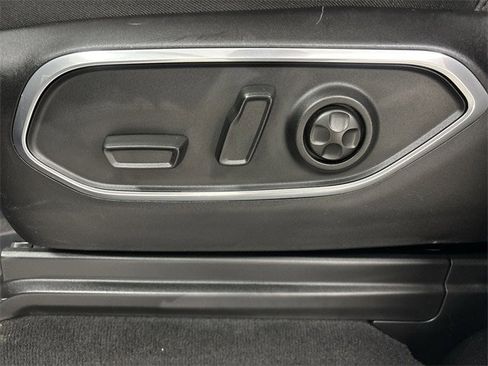 Used 2023 Jeep Wagoneer L Series II image 4