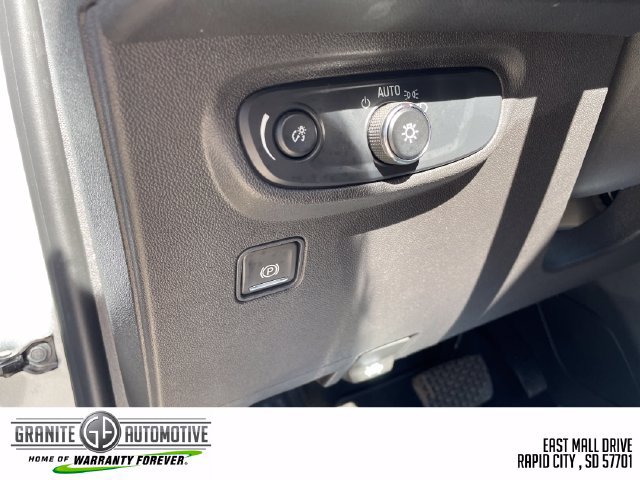 Used 2024 GMC Terrain SLE AWD/4WD image 30