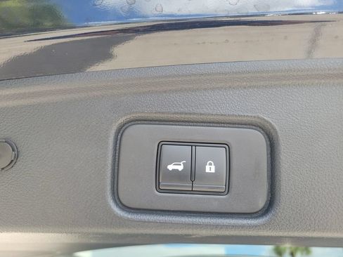 Used 2024 Nissan Pathfinder SL w/ Cargo Package FWD image 12