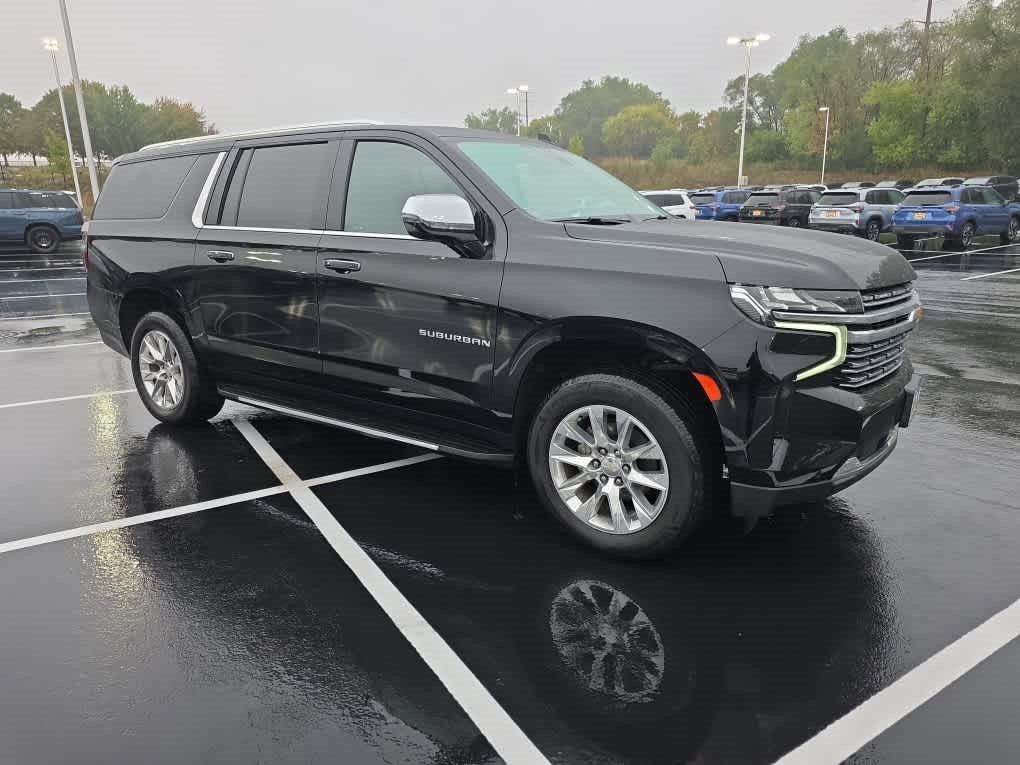 Used 2021 Chevrolet Suburban Premier w/ Premium Package AWD/4WD image 2