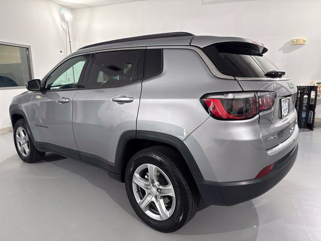 Used 2024 Jeep Compass Latitude AWD/4WD image 5