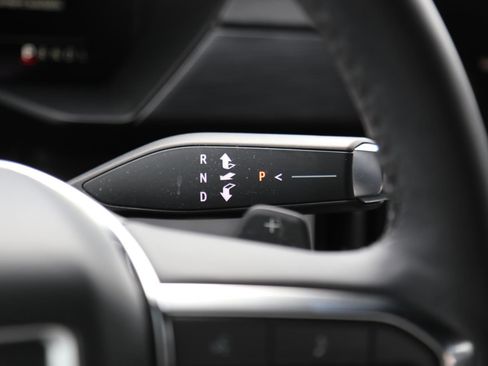 Used 2024 GMC Acadia Elevation w/ Luxury Package image 13