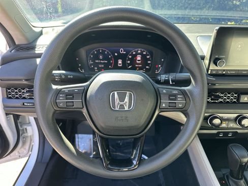Used 2023 Honda Accord LX image 15