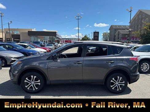 Used 2016 Toyota RAV4 LE image 10