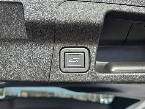 Used 2023 GMC Acadia AT4 image 15