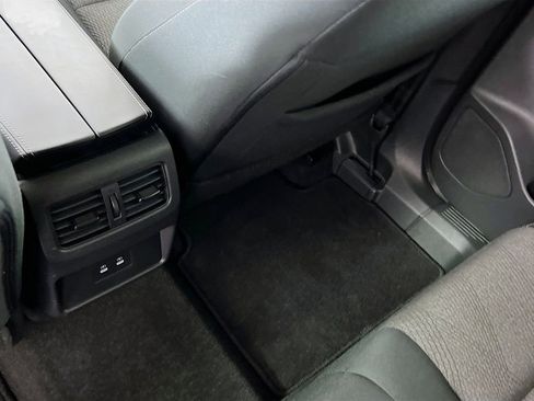 Used 2024 Nissan Rogue SV image 22