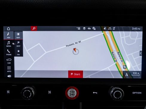 New 2026 Porsche Macan Base image 15