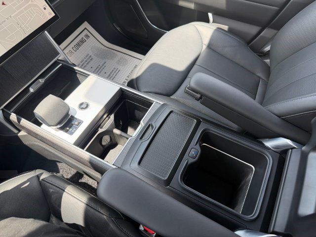 Used 2025 Land Rover Range Rover Autobiography AWD/4WD image 24