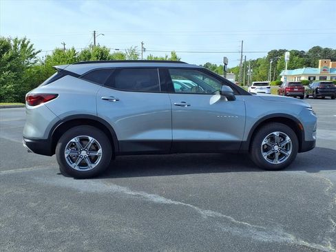 Used 2024 Chevrolet Blazer LT w/ Convenience Package FWD image 19