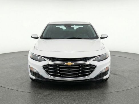 Used 2024 Chevrolet Malibu LT image 2