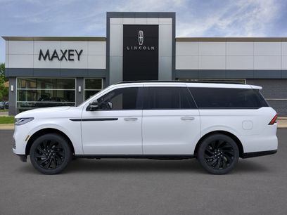 New 2026 Lincoln Navigator L Reserve w/ Jet Appearance Package