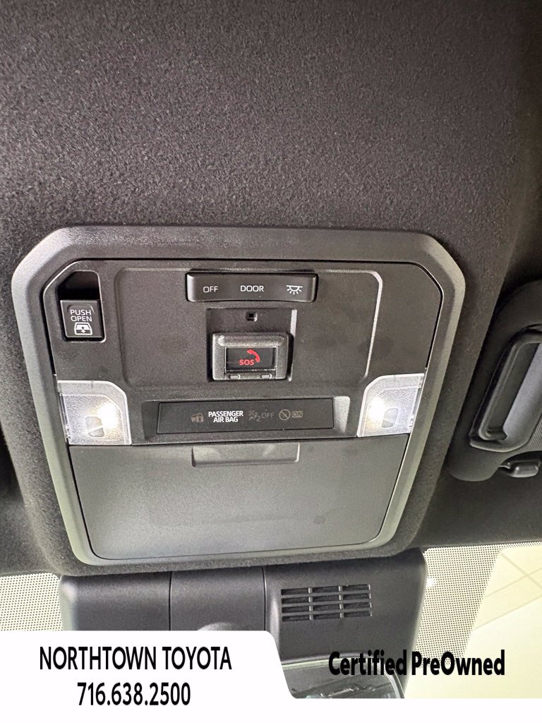 Used 2025 Toyota 4Runner SR5 AWD/4WD image 21