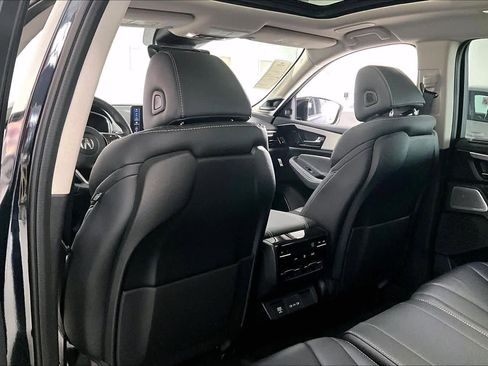 Used 2025 Acura MDX SH-AWD w/ Technology Package image 10