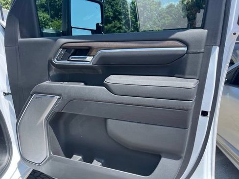 Used 2025 Chevrolet Silverado 2500 High Country AWD/4WD image 46