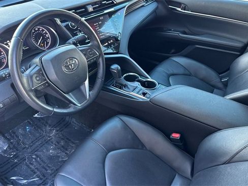 Used 2020 Toyota Camry XLE image 13
