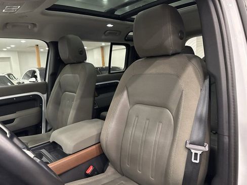 Used 2021 Land Rover Defender 110 SE image 22