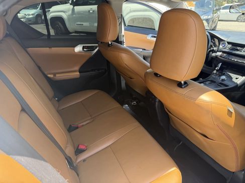 Used 2013 Lexus CT 200h FWD image 18