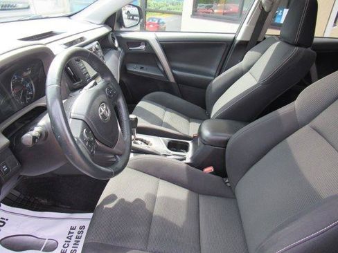 Used 2018 Toyota RAV4 XLE w/ Plus Extra Value Package AWD/4WD image 20
