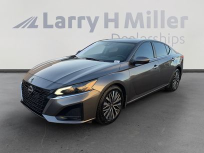 Used 2023 Nissan Altima 2.5 SV