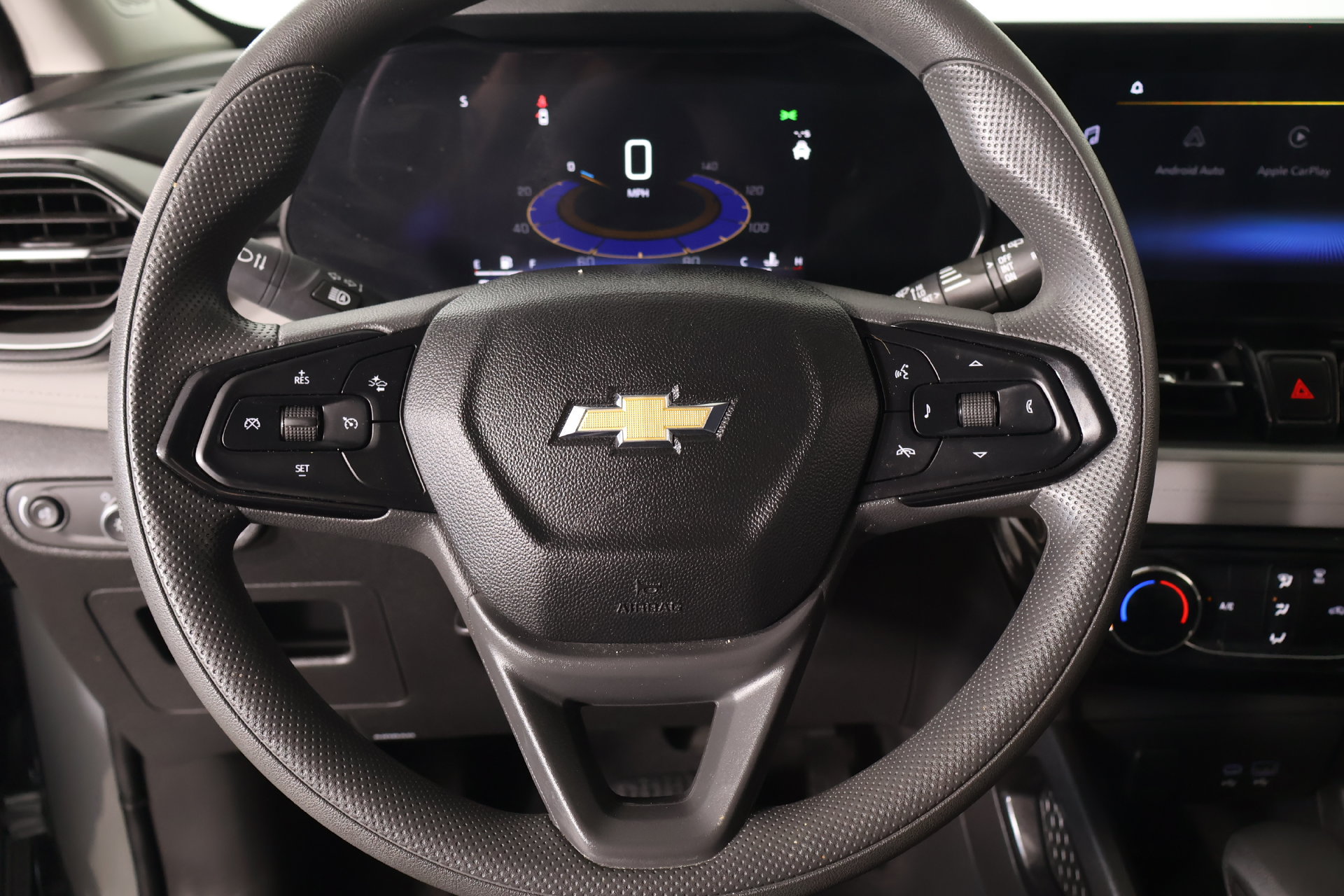 Used 2025 Chevrolet TrailBlazer LT FWD image 3